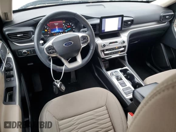 ✅ 2020 Ford Explorer XLT • VIN: 1FMSK7DH1LGC85827 • Lot: 54750505. Wystawiony na Copart z przebiegiem 70 220 mil. Bezpłatny archiwum sprzedaży aukcyjnych z USA i szczegółowy raport historii pojazdu na DreamBid. Zdjęcie 8.