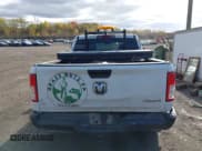 ✅ 2019 Ram 1500 Tradesman • VIN: 1C6SRFGT2KN530730 • Lot: 43575964. Wystawiony na IAAI z przebiegiem 222 876 mil. Bezpłatny archiwum sprzedaży aukcyjnych z USA i szczegółowy raport historii pojazdu na DreamBid. Zdjęcie 15.