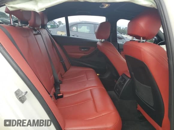 ✅ 2015 BMW 3 Series 335i • VIN: WBA3A9G55FNS66901 • Lot: 67543105. Wystawiony na Copart z przebiegiem 195 744 mil. Bezpłatny archiwum sprzedaży aukcyjnych z USA i szczegółowy raport historii pojazdu na DreamBid. Zdjęcie 10.