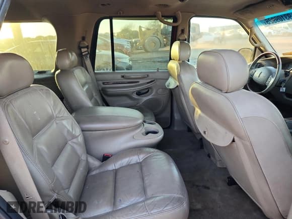 ✅ 2001 Lincoln Navigator • VIN: 5LMEU27A21LJ07189 • Лот: 93109925. Опубликован ранее на Copart с пробегом Не указан. Бесплатный доступ к архиву аукционных продаж из США и подробный отчёт об истории автомобиля на DreamBid. Изображение 10.