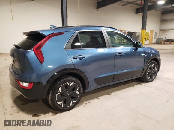 ✅ 2023 Kia Niro Wind • VIN: KNDCR3L17P5026245 • Лот: 67593274. Опубликован ранее на Copart с пробегом 28 362 миль. Бесплатный доступ к архиву аукционных продаж из США и подробный отчёт об истории автомобиля на DreamBid. Изображение 3.