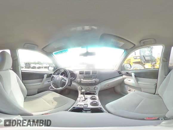 ✅ 2010 Toyota Highlander • VIN: 5TDBK3EH3AS015660 • Lot: 57363485. Listed on Copart with 204,398 mi. Free auction sales archive from the USA and detailed vehicle history report at DreamBid. Image 15.