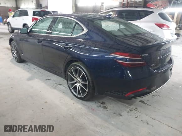 ✅ 2023 Genesis G70 2.0T • VIN: KMTG34TA2PU131355 • Lot: 43548986. Wystawiony na IAAI z przebiegiem 41 418 mil. Bezpłatny archiwum sprzedaży aukcyjnych z USA i szczegółowy raport historii pojazdu na DreamBid. Zdjęcie 3.