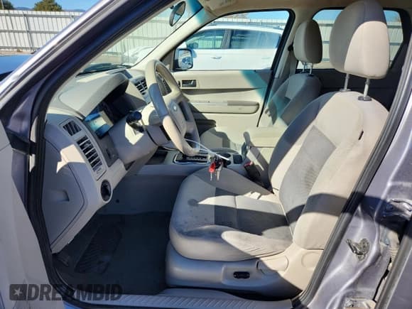 ✅ 2008 Ford Escape XLT • VIN: 1FMCU93Z58KB66302 • Lot: 89671245. Wystawiony na Copart z przebiegiem 223 962 mil. Bezpłatny archiwum sprzedaży aukcyjnych z USA i szczegółowy raport historii pojazdu na DreamBid. Zdjęcie 7.