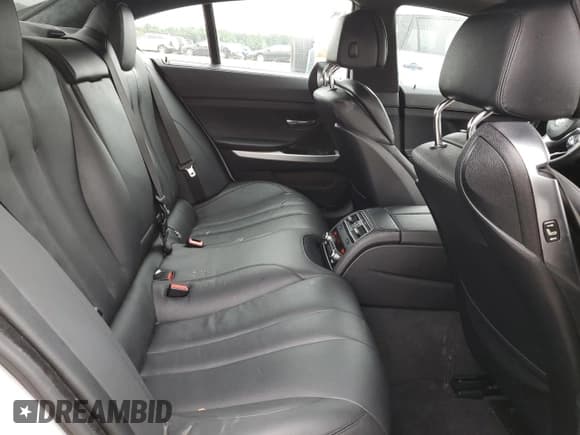 ✅ 2019 BMW 6 Series 640i xDrive • VIN: WBA6D2C52KGT73579 • Lot: 47988833. Wystawiony na Copart z przebiegiem 67 296 mil. Bezpłatny archiwum sprzedaży aukcyjnych z USA i szczegółowy raport historii pojazdu na DreamBid. Zdjęcie 10.