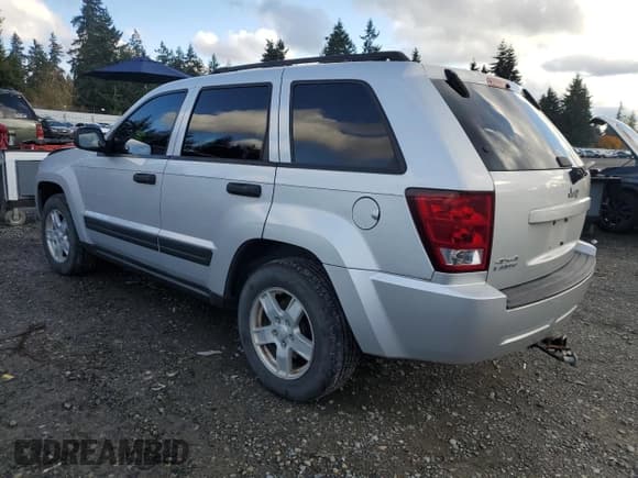 ✅ 2006 Jeep Grand Cherokee Laredo • VIN: 1J4GR48K16C334704 • Лот: 92218185. Опубликован ранее на Copart с пробегом 91 148 миль. Бесплатный доступ к архиву аукционных продаж из США и подробный отчёт об истории автомобиля на DreamBid. Изображение 2.
