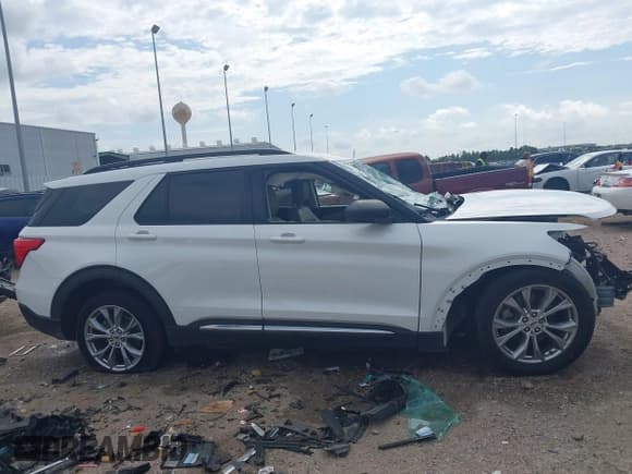 ✅ 2021 Ford Explorer XLT • VIN: 1FMSK7DH3MGB20878 • Lot: 42653007. Wystawiony na IAAI z przebiegiem Nie podano. Bezpłatny archiwum sprzedaży aukcyjnych z USA i szczegółowy raport historii pojazdu na DreamBid. Zdjęcie 12.