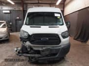 ✅ 2016 Ford Transit Cargo • VIN: 1FTYR1CM2GKA12288 • Lot: 41752611. Wystawiony na IAAI z przebiegiem 238 715 mil. Bezpłatny archiwum sprzedaży aukcyjnych z USA i szczegółowy raport historii pojazdu na DreamBid. Zdjęcie 12.