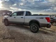 ✅ 2018 Nissan Titan Pro-4X • VIN: 1N6BA1F40JN533165 • Lot: 81131635. Wystawiony na Copart z przebiegiem 54 190 mil. Bezpłatny archiwum sprzedaży aukcyjnych z USA i szczegółowy raport historii pojazdu na DreamBid. Zdjęcie 2.