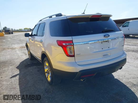 ✅ 2014 Ford Explorer XLT • VIN: 1FM5K8D81EGC01334 • Lot: 41995546. Wystawiony na IAAI z przebiegiem 139 812 mil. Bezpłatny archiwum sprzedaży aukcyjnych z USA i szczegółowy raport historii pojazdu na DreamBid. Zdjęcie 3.
