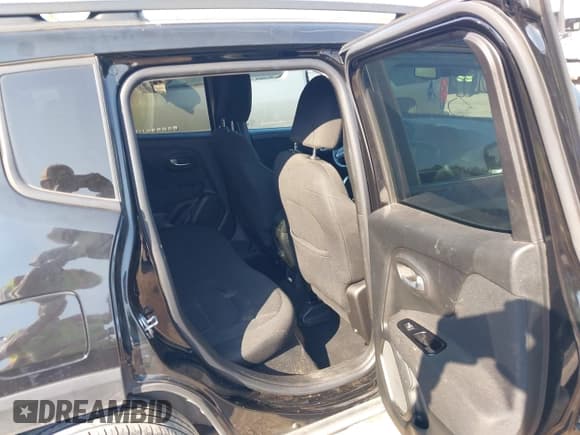 ✅ 2021 Jeep Renegade 80th Anniversary • VIN: ZACNJDBB8MPN34949 • Lot: 43151005. Wystawiony na IAAI z przebiegiem 101 566 mil. Bezpłatny archiwum sprzedaży aukcyjnych z USA i szczegółowy raport historii pojazdu na DreamBid. Zdjęcie 8.