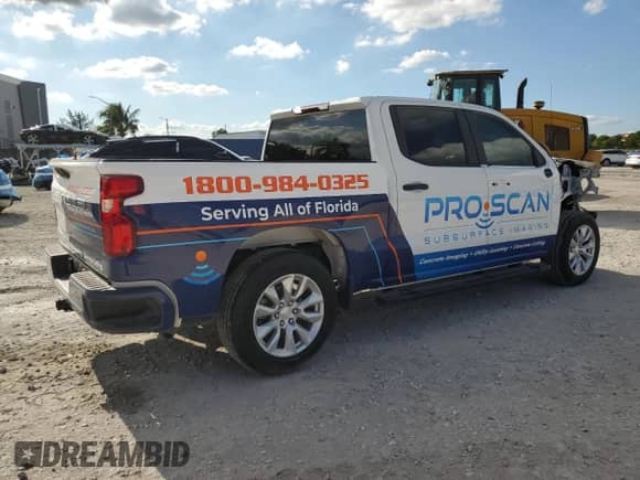 ✅ 2024 Chevrolet Silverado 1500 Custom • VIN: 1GCPABEK5RZ167674 • Lot: 65393665. Wystawiony na Copart z przebiegiem 6 556 mil. Bezpłatny archiwum sprzedaży aukcyjnych z USA i szczegółowy raport historii pojazdu na DreamBid. Zdjęcie 3.