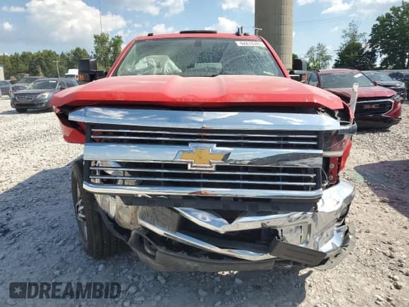 ✅ 2018 Chevrolet Silverado 2500HD LT • VIN: 1GC1KVEG3JF271800 • Lot: 62878395. Wystawiony na Copart z przebiegiem 51 992 mil. Bezpłatny archiwum sprzedaży aukcyjnych z USA i szczegółowy raport historii pojazdu na DreamBid. Zdjęcie 5.