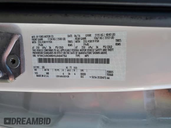 ✅ 2017 Ford Escape SE • VIN: 1FMCU9G96HUA94752 • Lot: 84301285. Listed on Copart with 95,677 mi. Free auction sales archive from the USA and detailed vehicle history report at DreamBid. Image 12.