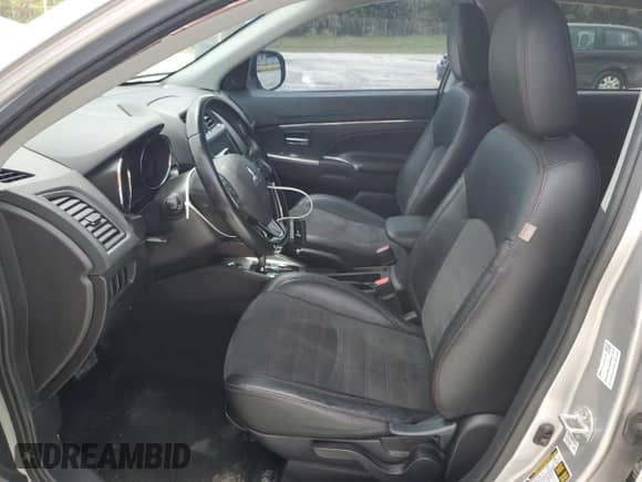 2018 Mitsubishi Outlander SE с VIN JA4AR3AW3JU012307, выставлен на аукционе Copart как лот 63191565 с пробегом 81 337 миль миль и Списание • Salvage title. История ставок и продаж доступна на DreamBid. Изображение 7.