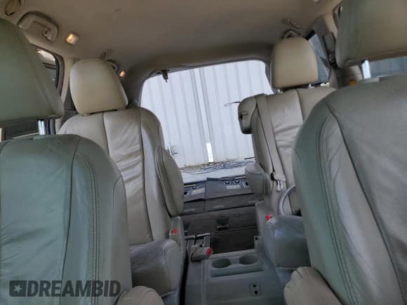 ✅ 2011 Toyota Sienna XLE AAS • VIN: 5TDYK3DC2BS076919 • Lot: 91806895. Listed on Copart with 285,830 mi. Free auction sales archive from the USA and detailed vehicle history report at DreamBid. Image 10.