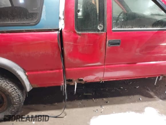 ✅ 2003 Chevrolet S-10 LS • VIN: 1GCCT19X638159301 • Лот: 41586290. Опубликован ранее на IAAI с пробегом Не указан. Бесплатный доступ к архиву аукционных продаж из США и подробный отчёт об истории автомобиля на DreamBid. Изображение 6.