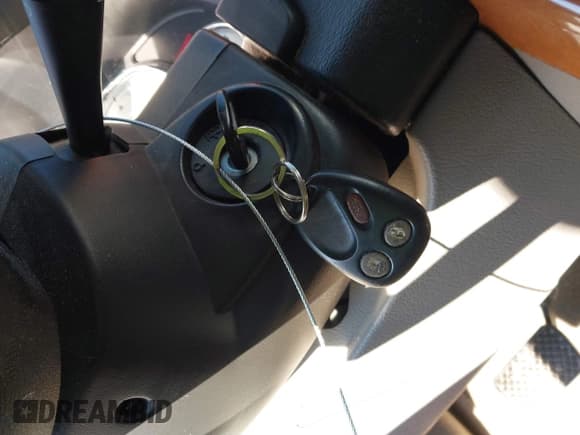 ✅ 2006 Saturn VUE • VIN: 5GZCZ33D46S838790 • Lot: 41246113. Listed on IAAI with 180,139 mi. Free auction sales archive from the USA and detailed vehicle history report at DreamBid. Image 11.