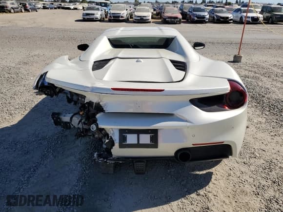✅ 2016 Ferrari 488 • VIN: ZFF80AMA1G0219072 • Lot: 69251775. Wystawiony na Copart z przebiegiem 23 267 mil. Bezpłatny archiwum sprzedaży aukcyjnych z USA i szczegółowy raport historii pojazdu na DreamBid. Zdjęcie 6.