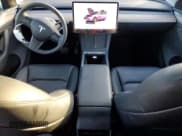 ✅ 2023 Tesla Model Y Long Range • VIN: 7SAYGDEE0PA108687 • Lot: 89539995. Wystawiony na Copart z przebiegiem 25 352 mil. Bezpłatny archiwum sprzedaży aukcyjnych z USA i szczegółowy raport historii pojazdu na DreamBid. Zdjęcie 8.