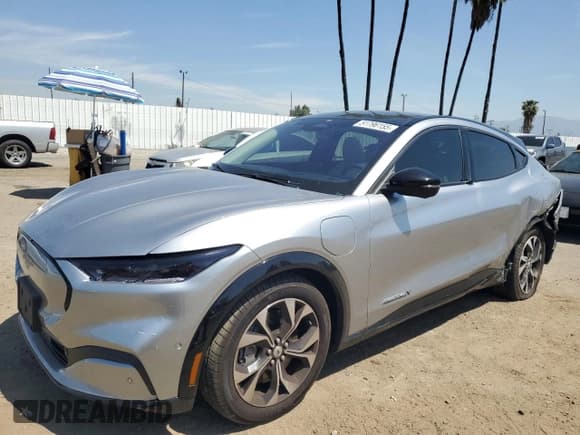 ✅ 2021 Ford Mustang Mach-E Premium • VIN: 3FMTK3R71MMA04498 • Lot: 51796155. Listed on Copart with 7,800 mi. Free auction sales archive from the USA and detailed vehicle history report at DreamBid. Image 1.