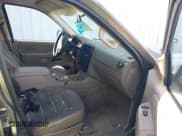 ✅ 2005 Ford Explorer XLS • VIN: 1FMZU72K95UB48789 • Лот: 41304416. Опубликован ранее на IAAI с пробегом 328 549 миль. Бесплатный доступ к архиву аукционных продаж из США и подробный отчёт об истории автомобиля на DreamBid. Изображение 5.