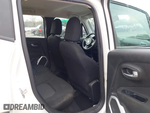 ✅ 2018 Jeep Renegade Sport • VIN: ZACCJBAB0JPH44652 • Lot: 43737897. Wystawiony na IAAI z przebiegiem 86 845 mil. Bezpłatny archiwum sprzedaży aukcyjnych z USA i szczegółowy raport historii pojazdu na DreamBid. Zdjęcie 8.