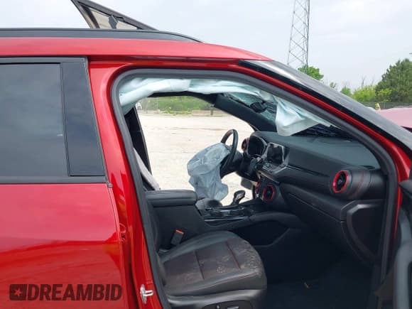 ✅ 2021 Chevrolet Blazer RS • VIN: 3GNKBKRS4MS570818 • Lot: 42511827. Wystawiony na IAAI z przebiegiem 28 519 mil. Bezpłatny archiwum sprzedaży aukcyjnych z USA i szczegółowy raport historii pojazdu na DreamBid. Zdjęcie 5.