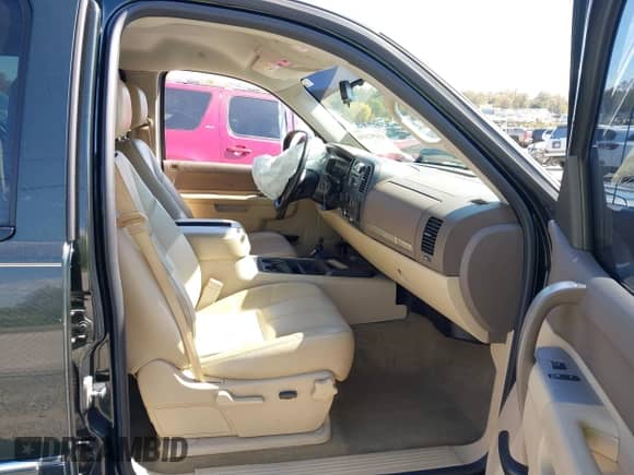 2013 Chevrolet Silverado 1500 LT z VIN 3GCPKSE72DG258905, wystawiony jako IAAI lot #43492550 z przebiegiem 170 811 mil mil oraz . Historia ofert i sprzedaży dostępna na DreamBid. Obrazek 5.