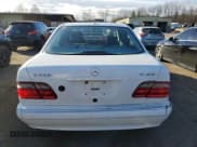 ✅ 2000 Mercedes-Benz E 320/430 4 Matic • VIN: WDBJF82G1YX028712 • Лот: 43983315. Опубликован ранее на Copart с пробегом 201 037 миль. Бесплатный доступ к архиву аукционных продаж из США и подробный отчёт об истории автомобиля на DreamBid. Изображение 6.