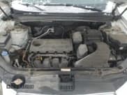 ✅ 2010 Hyundai Santa Fe GL • VIN: 5NMSG3AB9AH413266 • Lot: 86258124. Listed on Copart with 221,977 mi. Free auction sales archive from the USA and detailed vehicle history report at DreamBid. Image 12.