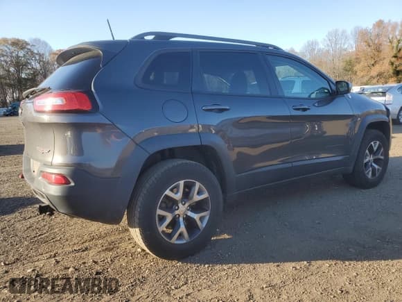 ✅ 2016 Jeep Cherokee Trailhawk • VIN: 1C4PJMBS8GW104373 • Lot: 92325795. Listed on Copart with 207,456 mi. Free auction sales archive from the USA and detailed vehicle history report at DreamBid. Image 3.