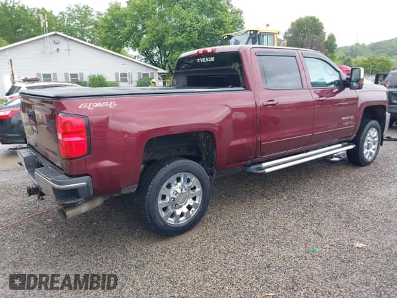 ✅ 2017 Chevrolet Silverado 2500HD LT • VIN: 1GC1KVEY7HF112894 • Lot: 42314299. Wystawiony na IAAI z przebiegiem 106 962 mil. Bezpłatny archiwum sprzedaży aukcyjnych z USA i szczegółowy raport historii pojazdu na DreamBid. Zdjęcie 4.