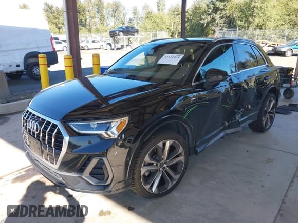 ✅ 2020 Audi Q3 S line Prestige • VIN: WA1FECF30L1121974 • Lot: 43431263. Listed on IAAI with 42,821 mi. Free auction sales archive from the USA and detailed vehicle history report at DreamBid. Image 17.