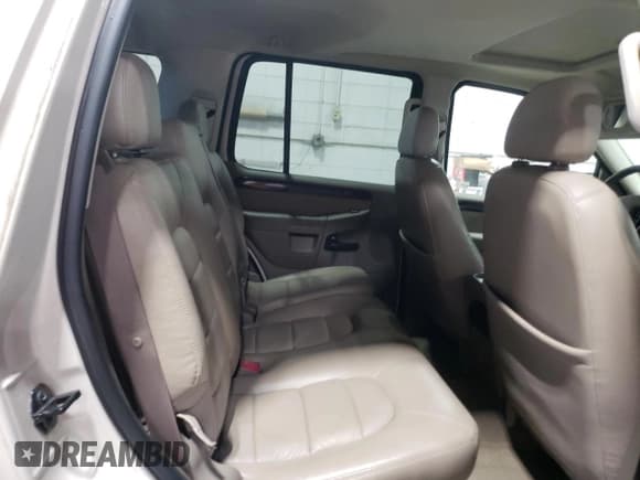 ✅ 2005 Ford Explorer Limited • VIN: 1FMZU75WX5ZA12656 • Lot: 82709825. Wystawiony na Copart z przebiegiem 229 924 mil. Bezpłatny archiwum sprzedaży aukcyjnych z USA i szczegółowy raport historii pojazdu na DreamBid. Zdjęcie 11.