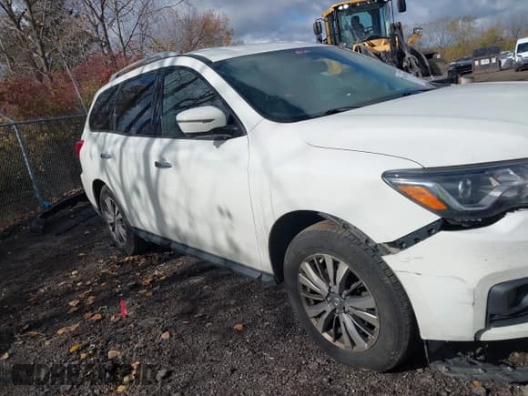 ✅ 2018 Nissan Pathfinder S • VIN: 5N1DR2MN3JC618434 • Lot: 43515967. Listed on IAAI with 134,198 mi. Free auction sales archive from the USA and detailed vehicle history report at DreamBid. Image 14.