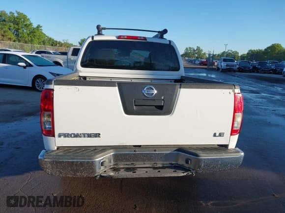 ✅ 2010 Nissan Frontier SE • VIN: 1N6AD0ER9AC438013 • Lot: 41852387. Wystawiony na IAAI z przebiegiem 200 220 mil. Bezpłatny archiwum sprzedaży aukcyjnych z USA i szczegółowy raport historii pojazdu na DreamBid. Zdjęcie 16.