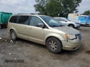 ✅ 2010 Chrysler Town & Country Touring Plus • VIN: 2A4RR8DX6AR441295 • Lot: 69344485. Wystawiony na Copart z przebiegiem 180 037 mil. Bezpłatny archiwum sprzedaży aukcyjnych z USA i szczegółowy raport historii pojazdu na DreamBid. Zdjęcie 4.