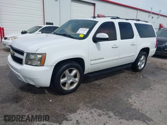 2007 Chevrolet Suburban LT с VIN 3GNFC16087G170022, выставлен на аукционе IAAI как лот 43283810 с пробегом 232 787 миль миль и . История ставок и продаж доступна на DreamBid. Изображение 2.