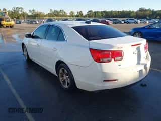 2015 Chevrolet Malibu LS z VIN 1G11B5SL9FF297660, wystawiony jako IAAI lot #43468619 z przebiegiem 241 193 mil mil oraz . Historia ofert i sprzedaży dostępna na DreamBid. Obrazek 3.