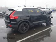 ✅ 2019 Volvo XC40 Momentum • VIN: YV4162XZ8K2008421 • Lot: 42163876. Listed on IAAI with 142,304 mi. Free auction sales archive from the USA and detailed vehicle history report at DreamBid. Image 4.