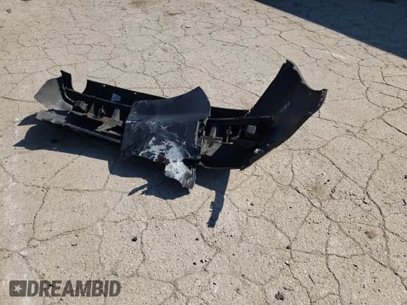 ✅ 2010 Chevrolet Malibu 1LT • VIN: 1G1ZC5EB1AF293002 • Lot: 64660124. Listed on Copart with 166,350 mi. Free auction sales archive from the USA and detailed vehicle history report at DreamBid. Image 12.