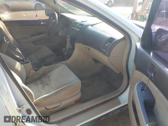 ✅ 2005 Honda Accord LX • VIN: 3HGCM56485G702046 • Lot: 43675637. Listed on IAAI with 249,745 mi. Free auction sales archive from the USA and detailed vehicle history report at DreamBid. Image 5.