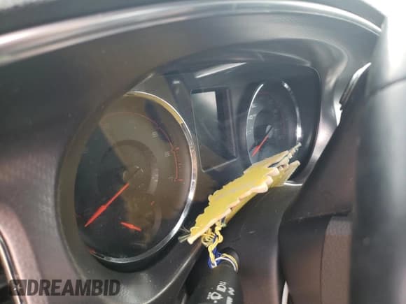 ✅ 2014 Dodge Charger RT Plus • VIN: 2C3CDXDT2EH116323 • Lot: 82413575. Wystawiony na Copart z przebiegiem Nie podano. Bezpłatny archiwum sprzedaży aukcyjnych z USA i szczegółowy raport historii pojazdu na DreamBid. Zdjęcie 9.