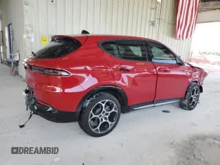 ✅ 2024 Alfa Romeo Tonale Ti • VIN: ZASPATCW8R3049900 • Lot: 70804085. Wystawiony na Copart z przebiegiem 3 463 mil. Bezpłatny archiwum sprzedaży aukcyjnych z USA i szczegółowy raport historii pojazdu na DreamBid. Zdjęcie 3.