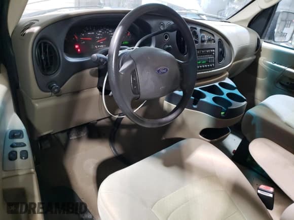 ✅ 2007 Ford Econoline Passenger XL • VIN: 1FBNE31L47DA80217 • Lot: 84549594. Wystawiony na Copart z przebiegiem 110 199 mil. Bezpłatny archiwum sprzedaży aukcyjnych z USA i szczegółowy raport historii pojazdu na DreamBid. Zdjęcie 8.