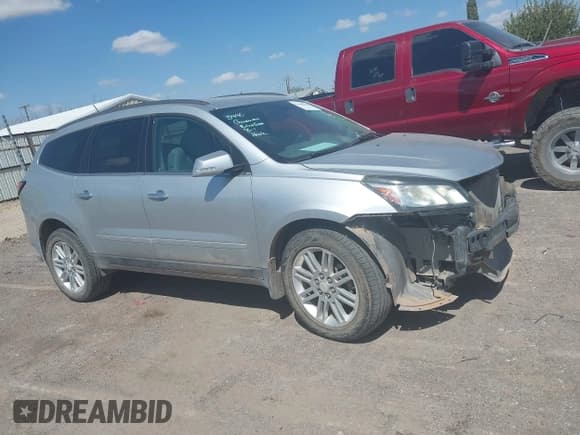 ✅ 2015 Chevrolet Traverse LT • VIN: 1GNKRGKD8FJ132683 • Lot: 43188388. Wystawiony na IAAI z przebiegiem 127 385 mil. Bezpłatny archiwum sprzedaży aukcyjnych z USA i szczegółowy raport historii pojazdu na DreamBid. Zdjęcie 13.
