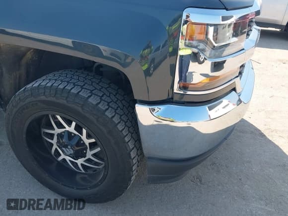 ✅ 2019 Chevrolet Silverado 1500 LT • VIN: 2GCRCPEC2K1114499 • Lot: 43338926. Wystawiony na IAAI z przebiegiem 126 728 mil. Bezpłatny archiwum sprzedaży aukcyjnych z USA i szczegółowy raport historii pojazdu na DreamBid. Zdjęcie 6.