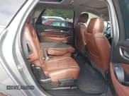 ✅ 2019 Buick Enclave Avenir • VIN: 5GAERDKWXKJ102599 • Lot: 42457749. Wystawiony na IAAI z przebiegiem 89 091 mil. Bezpłatny archiwum sprzedaży aukcyjnych z USA i szczegółowy raport historii pojazdu na DreamBid. Zdjęcie 8.