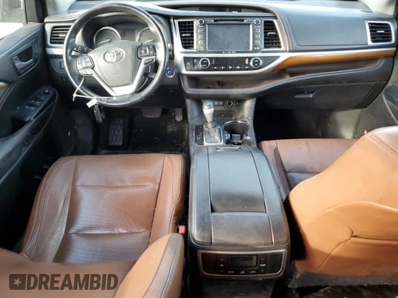✅ 2017 Toyota Highlander Hybrid Limited • VIN: 5TDDGRFH2HS021729 • Lot: 82463695. Listed on Copart with Not provided. Free auction sales archive from the USA and detailed vehicle history report at DreamBid. Image 8.